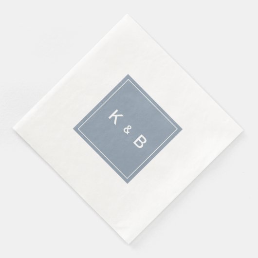 Modernes Monogram Dustblau-Weiß-Abendessen Serviette (Ecke)