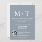 Modernes Monogram Dusty Blue QR Code UAwg Wedding Einladung (Vorderseite)