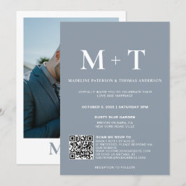 Modernes Monogram Dusty Blue QR Code UAwg Wedding Einladung