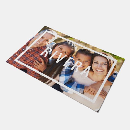 Modernes Monogram-Foto Doormat Fußmatte (Schrägansicht)