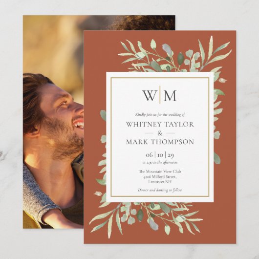 Modernes Monogram Terracotta Grünes Foto Hochzeit Einladung (Vorne/Hinten)