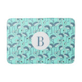 Modernes monogram tropisches Flamingo-Muster Badematte (Vorderseite)