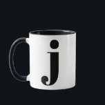 Modernes Monogramm Anfangsbuchstaben J Schwarz und Tasse<br><div class="desc">Niedliches modernes j Monogramm in Schwarzweiß. Wenn Ihr bevorzugter Brief auf dieser Tasse nicht funktioniert,  lesen Sie bitte die Monogramm-Tasse für den gewünschten Brief oder kontaktieren Sie mich.</div>