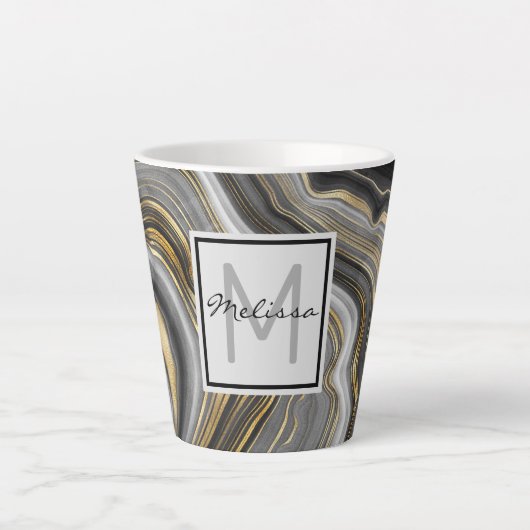 Modernes Monogramm aus Gold und Grau Agate Geode Milchtasse (Vorderseite)