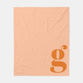 Modernes Monogramm Bold Initial Peach Orange Minim Fleecedecke (Vorderseite)