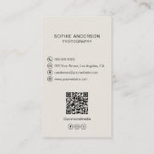 Modernes Monogramm Fotograf Foto QR Tan Visitenkarte (Rückseite)