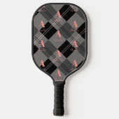 Modernes Monogramm Kariert-Grau-Schwarz-Rosa Pickleball Schläger (Rückseite)