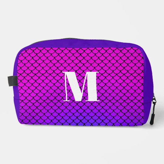 Modernes Monogramm mit Lila Gradient-Mermaid-Skala Waschbeutel (Vorderseite)