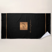 Modernes Monogramm personalisiertes schwarzes Gold Strandtuch (Vorderseite)