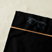 Modernes Monogramm personalisiertes schwarzes Gold Strandtuch (Beispiel)