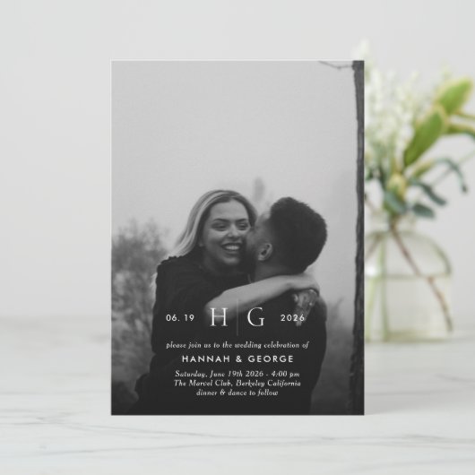 Modernes Monogramm-Programm zur Hochzeitsfeier Einladung (Stehend Vorderseite)