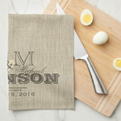 Modernes Monogramm | Rustikale Beige Handtuch (Viertel Falte)