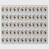 Modernes Monogramm | Sage Green Christmas mit Foto Geschenkpapier (Flach)