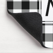 Modernes Monogramm Schwarz/Weiß Gingham Muster Mousepad (Ecke)
