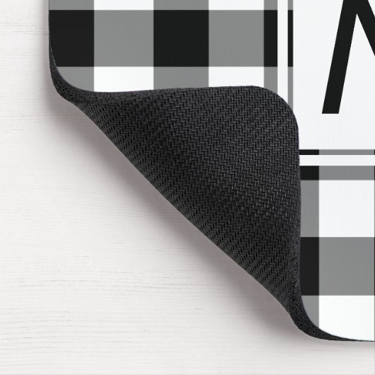 Modernes Monogramm Schwarz/Weiß Gingham Muster Mousepad (Ecke)