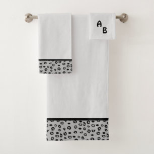 Modernes Monogramm und Leopardenmuster auf Silberg Badhandtuch Set