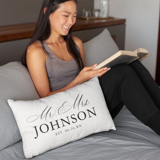 Modernes Mr. & Mrs. Monogram Pillow Lendenkissen