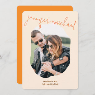 Modernes, muffiges Orange Script-Foto Hochzeit Save The Date