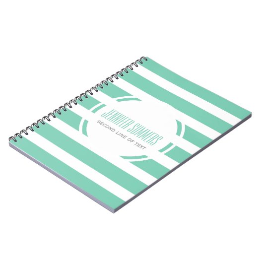 Modernes Muster aus schminkgrünen und weißen Strei Notizblock (Linke Seite)