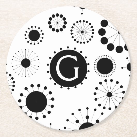 Modernes Muster aus schwarzen und weißen Kreisen Runder Pappuntersetzer (Vorderseite)
