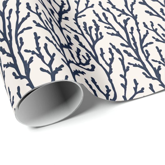 Modernes Muster der blauen botanischen Pflanze Geschenkpapier (Rolleneckpunkt)