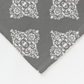 Modernes Muster für Graphit Damask Fleece Blanket (Ecke)