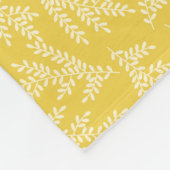 Modernes Muster für Mustard Yellow Floral-Blätter Fleecedecke (Ecke)