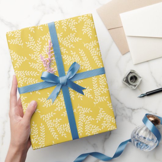 Modernes Muster für Mustard Yellow Floral-Blätter Geschenkpapier (Schenken)