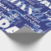 Modernes Muster mit wiederholtem Namen Blau-Weißer Geschenkpapier (Ecke)