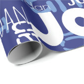 Modernes Muster mit wiederholtem Namen Blau-Weißer Geschenkpapier (Rolleneckpunkt)