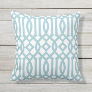 Modernes Muster von White and Sky Blue Trellis Kissen