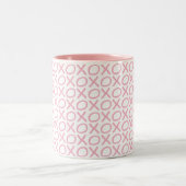 Modernes Muster XOXO Valentinstag Liebe Zweifarbige Tasse (Mittel)