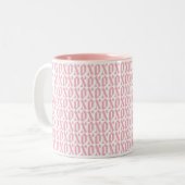 Modernes Muster XOXO Valentinstag Liebe Zweifarbige Tasse (Vorderseite Links)