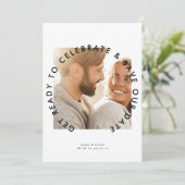 modernes, mutiges Foto "bereit zum Feiern" Save The Date (Stehend Vorderseite)