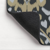 Modernes mutiges graues beige schwarzes ikat mousepad (Ecke)