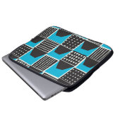 Modernes nahtloses Muster mit Häusern in Schwarz u Laptopschutzhülle (Vorne Knopf)