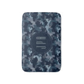 Modernes Navy Blue Army Camouflage Muster Monogram Badematte (Vorderseite Vertikal)