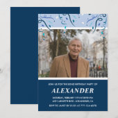 Modernes Navy Blue Foto Mann 82. Geburtstag Einladung (Vorne/Hinten)
