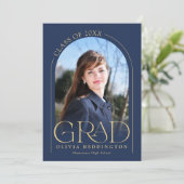 Modernes Navy Blue Gold Arch Foto Grad Party Einladung (Stehend Vorderseite)