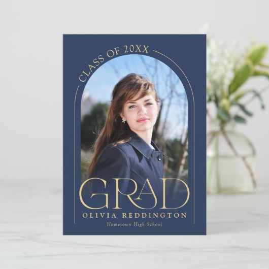 Modernes Navy Blue Gold Arch Foto Grad Party Einladung (Stehend Vorderseite)