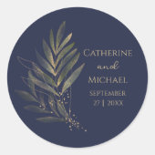 Modernes Navy Blue Gold Leaf Wedding Monogram Runder Aufkleber (Vorderseite)