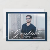 Modernes Navy Blue Silver Script Foto Grad Party Einladung (Vorderseite)