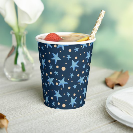 Modernes Navy Blue Star Pattern Boy Party Pappbecher (In Situ)