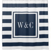 Modernes Navy Blue White Strip Trendy Monogram Duschvorhang (Vorderseite)