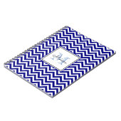 Modernes Navy Zickzack Muster mit Monogram Notizblock (Linke Seite)
