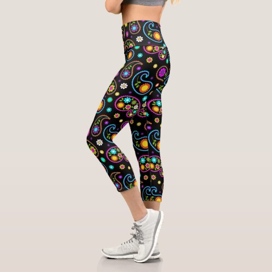 Modernes Neon Paisley Floral Muster Capri Leggings (Links)