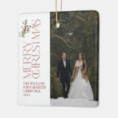 Modernes Newlywings Erstes Verheiratetes Weihnacht Keramikornament (Links)