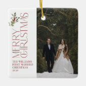 Modernes Newlywings Erstes Verheiratetes Weihnacht Keramikornament (Vorderseite)