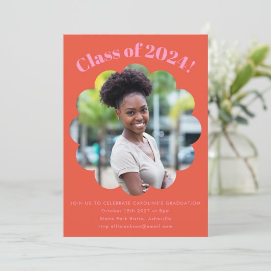 Modernes Niedlich rosa Orange Graduation Party Fot Einladung (Stehend Vorderseite)