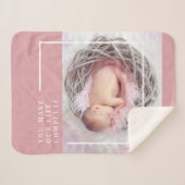 Modernes Niedliches Baby-Foto | Rosa und Weiß | An Sherpadecke (Vorderseite (Horizontal))